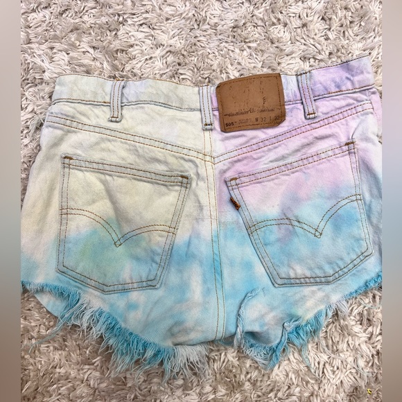 Vintage Levi’s Tie Dye Denim Shorts - Picture 2 of 4